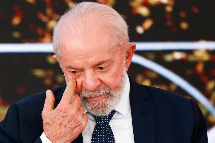 Lula passa por nova cirurgia com 