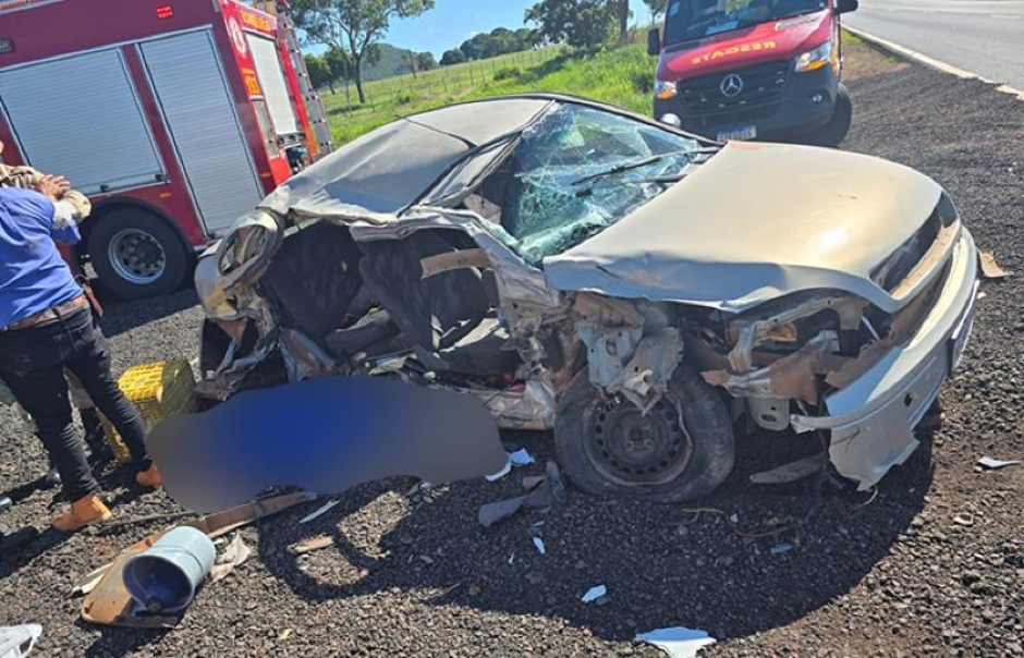 Mulher morre e idoso fica ferido em acidente na BR-070, em Barra do Garças