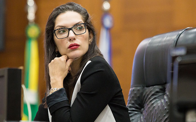 Janaina rebate governador e critica texto sancionado