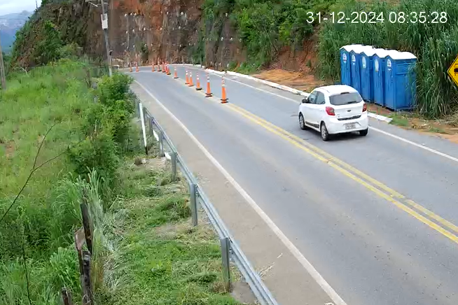  Trânsito na MT-251 permanece com duas pistas abertas durante o feriado do Ano Novo