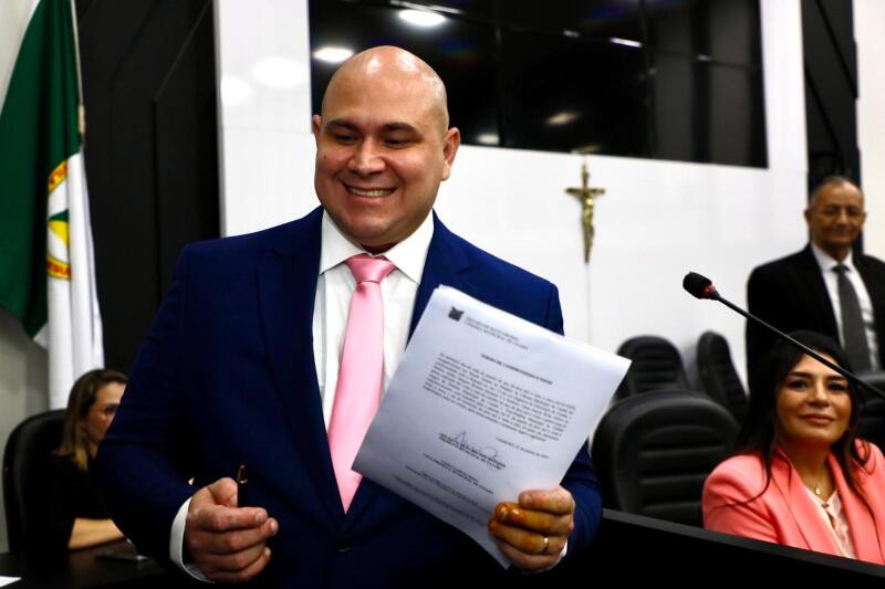 Abílio assume o cargo de prefeito de Cuiabá e destaca compromisso com fiscalização e mudanças