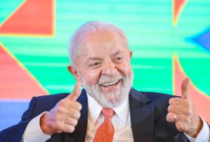 Governo Lula sob pressão por manutenção de sigilos de 100 anos e crescimento de despesas com cartões corporativos
