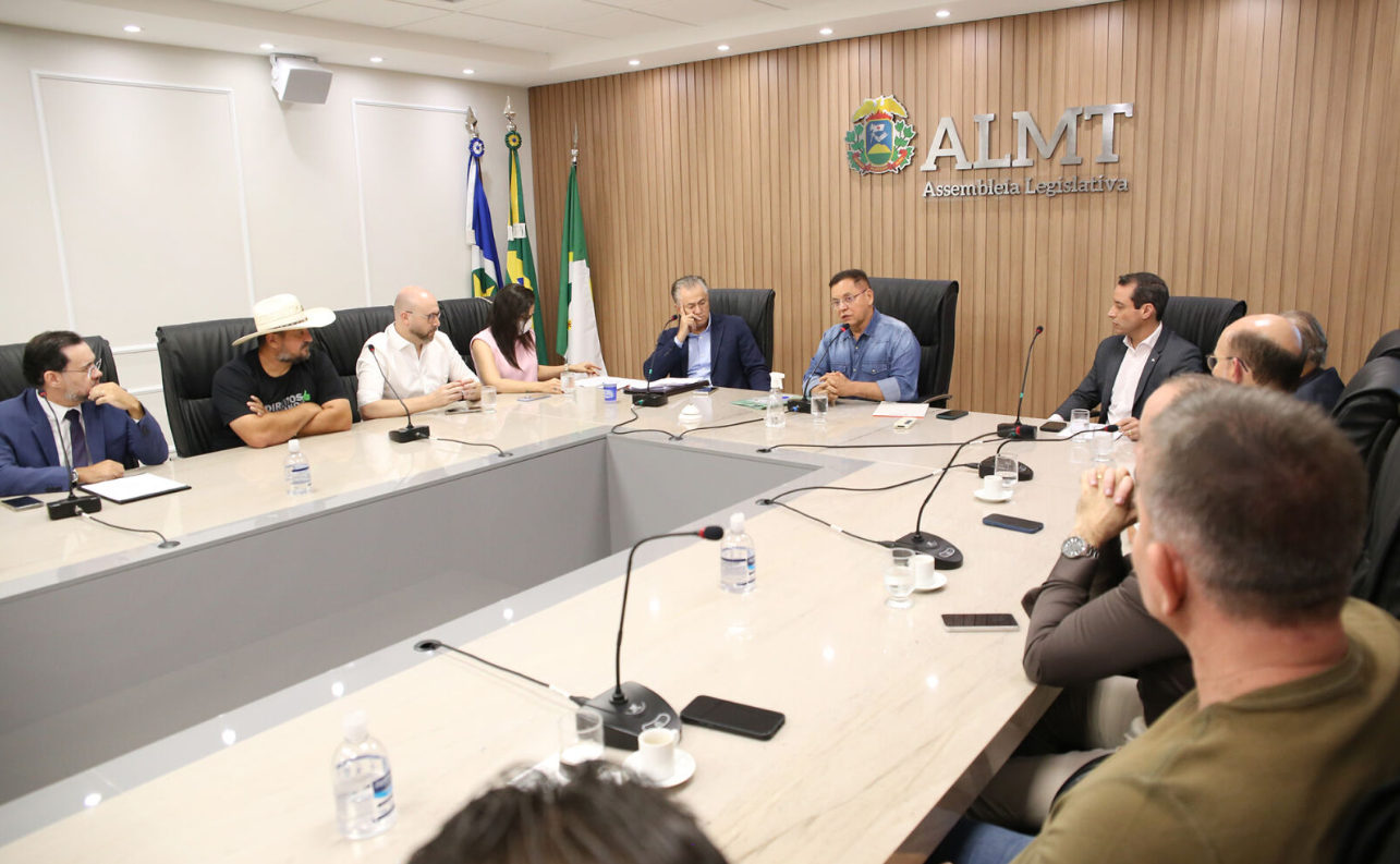 ALMT e TJ discutem projeto que reforça segurança e combate ao crime nos presídios