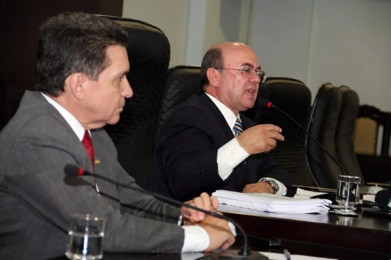 Justiça arquiva ação contra Sérgio Ricardo e José Riva por contratação irregular na ALMT