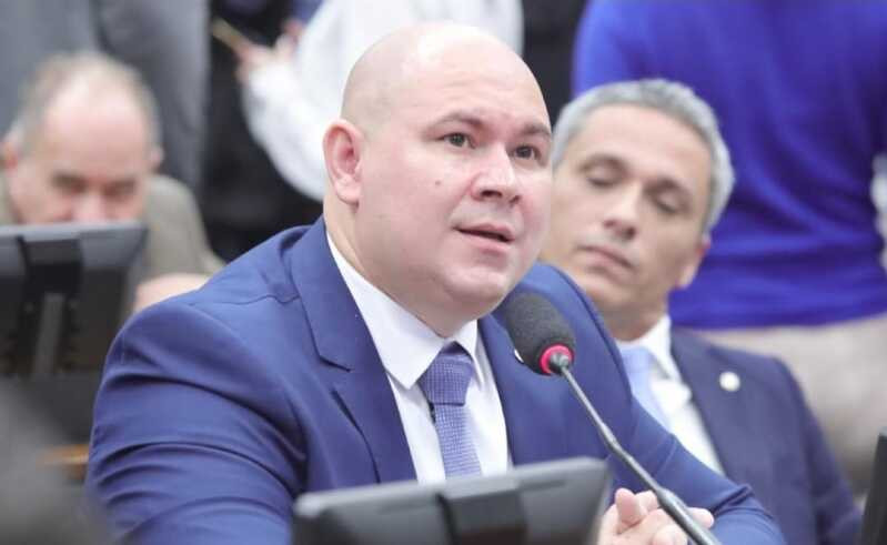 Petista solicita retratação pública de Abílio Brunini após declarações sobre o Governo Lula e enchentes no RS