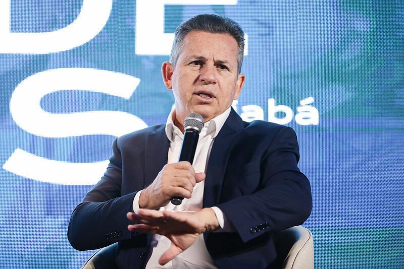 Mauro Mendes rebate críticas de Pedro Taques e destaca caos herdado em sua gestão