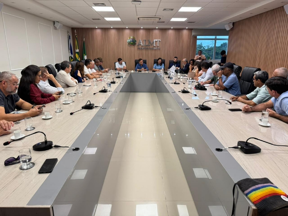 Servidores aceitam RGA de 4,83% , mas buscam negociar perdas salariais acumuladas