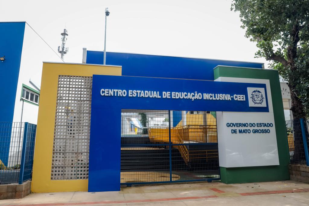 Centro de Apoio à Educação Especial é referência na produção de materiais para estudantes surdos, cegos e com baixa-visão