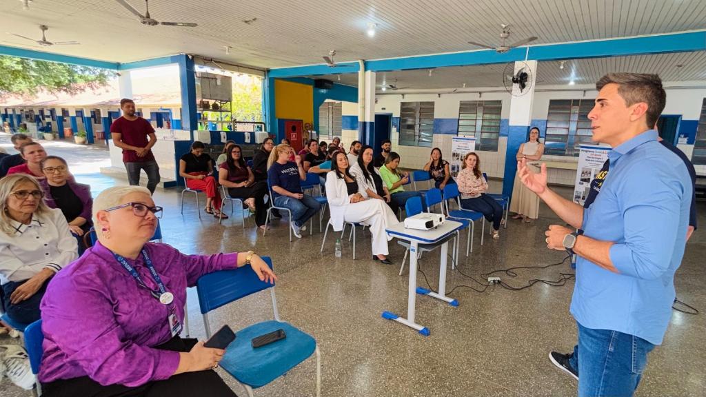 Seduc alinha metas com profissionais da educação da DRE de Rondonópolis