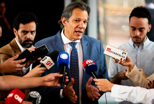 Governo brasileiro aguarda decisão oficial dos EUA sobre tarifas ao aço, diz Haddad