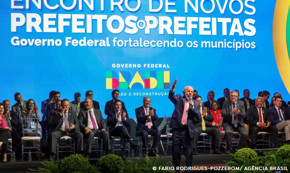 Lula anuncia reforço na parceria com prefeituras para ampliar programas federais