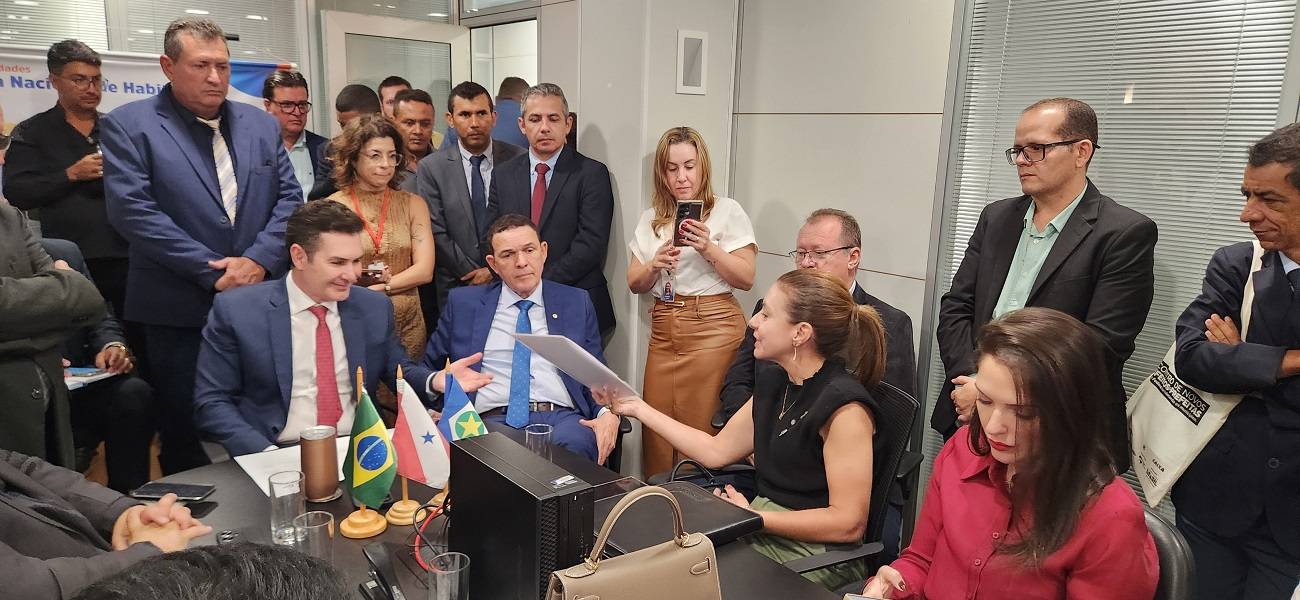 Em Brasília, prefeita de Várzea Grande pede recursos para saneamento básico