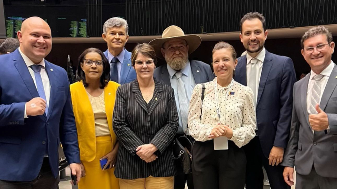 Bancada federal apoia Flávia Moretti e pede ação contra 