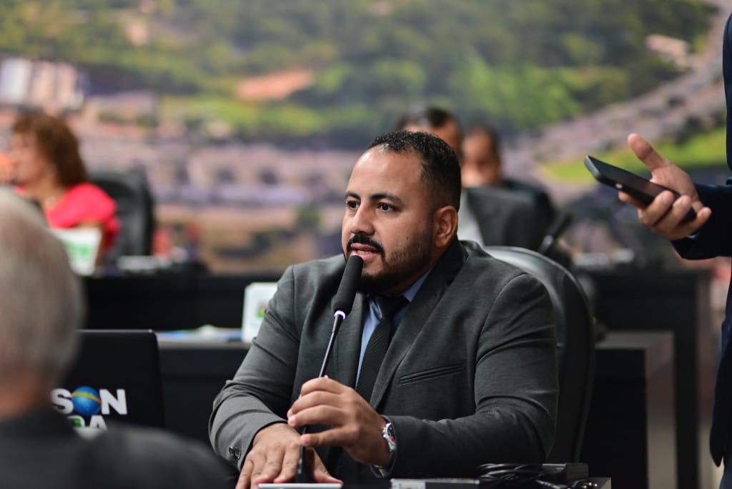 Vereador diz que prefeitura não pagou o auxílio emergencial às vítimas das enchentes