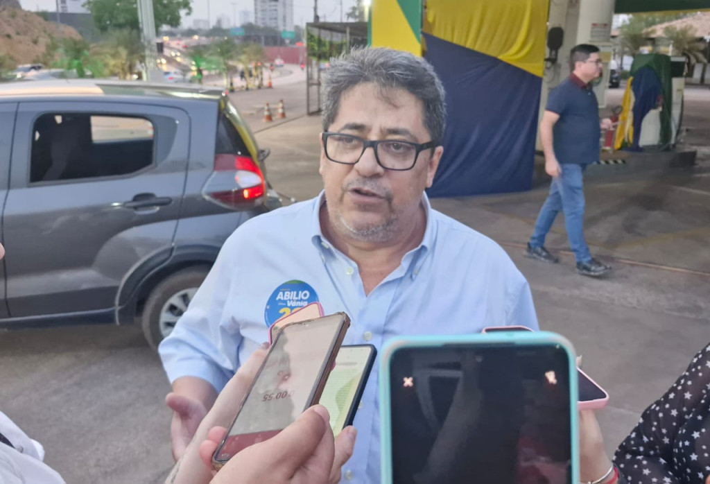 Ananias Filho critica acordo entre Prefeitura e Shopping Popular