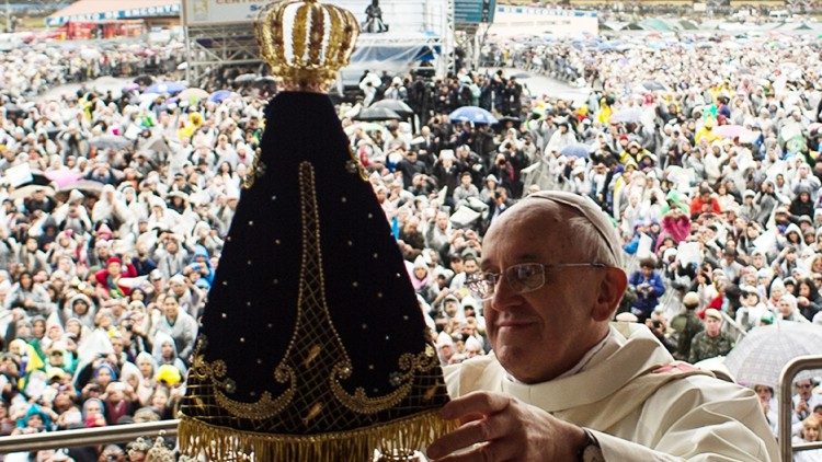 Após crise respiratória, Papa Francisco recebe transfusão de sangue