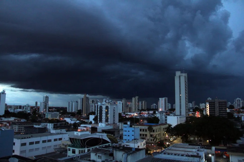 Semana pode ter chuvas intensas e ventos fortes em Mato Grosso