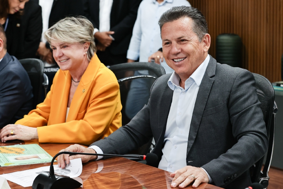 Mauro Mendes lamenta possível saída de Buzetti do Senado e exalta sua atuação