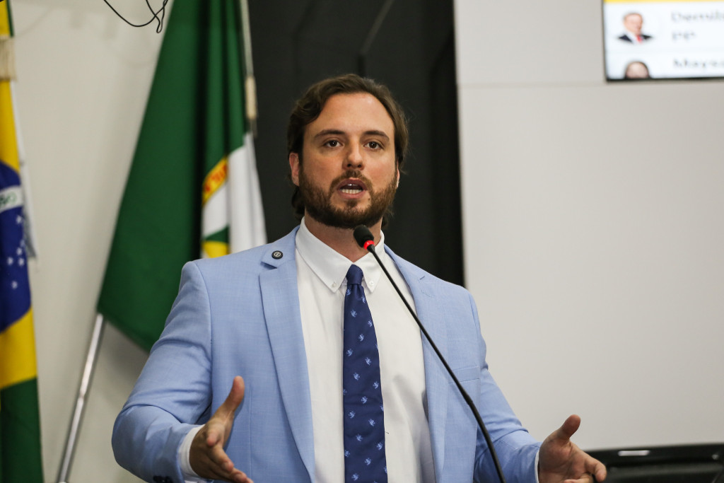 Vereador critica moção de apoio a projeto que endurece punição para aborto legal