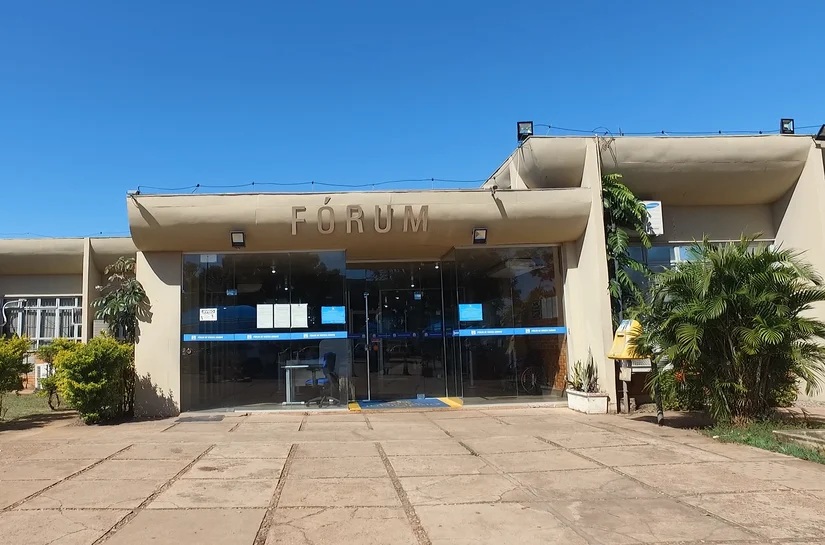 Prefeita de Várzea Grande cede “antigo Fórum”  para a Câmara de Vereadores 
