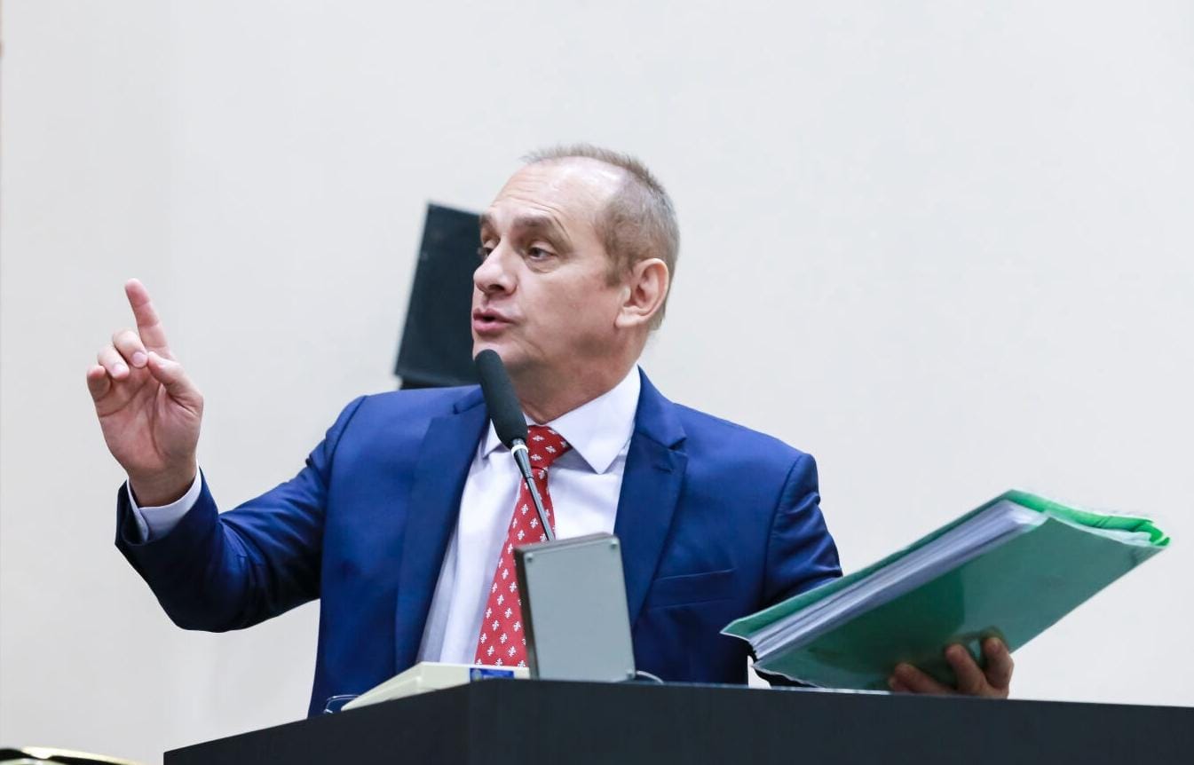 Wilson Santos critica PL  do Veneno e alerta para riscos ambientais e à saúde
