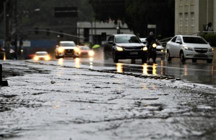 Fim de semana será de chuva em Cuiabá e região conforme Inmet