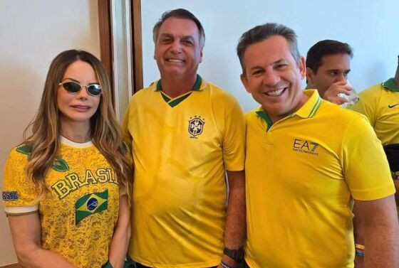 Governador e primeira-dama participam de ato em Copacabana