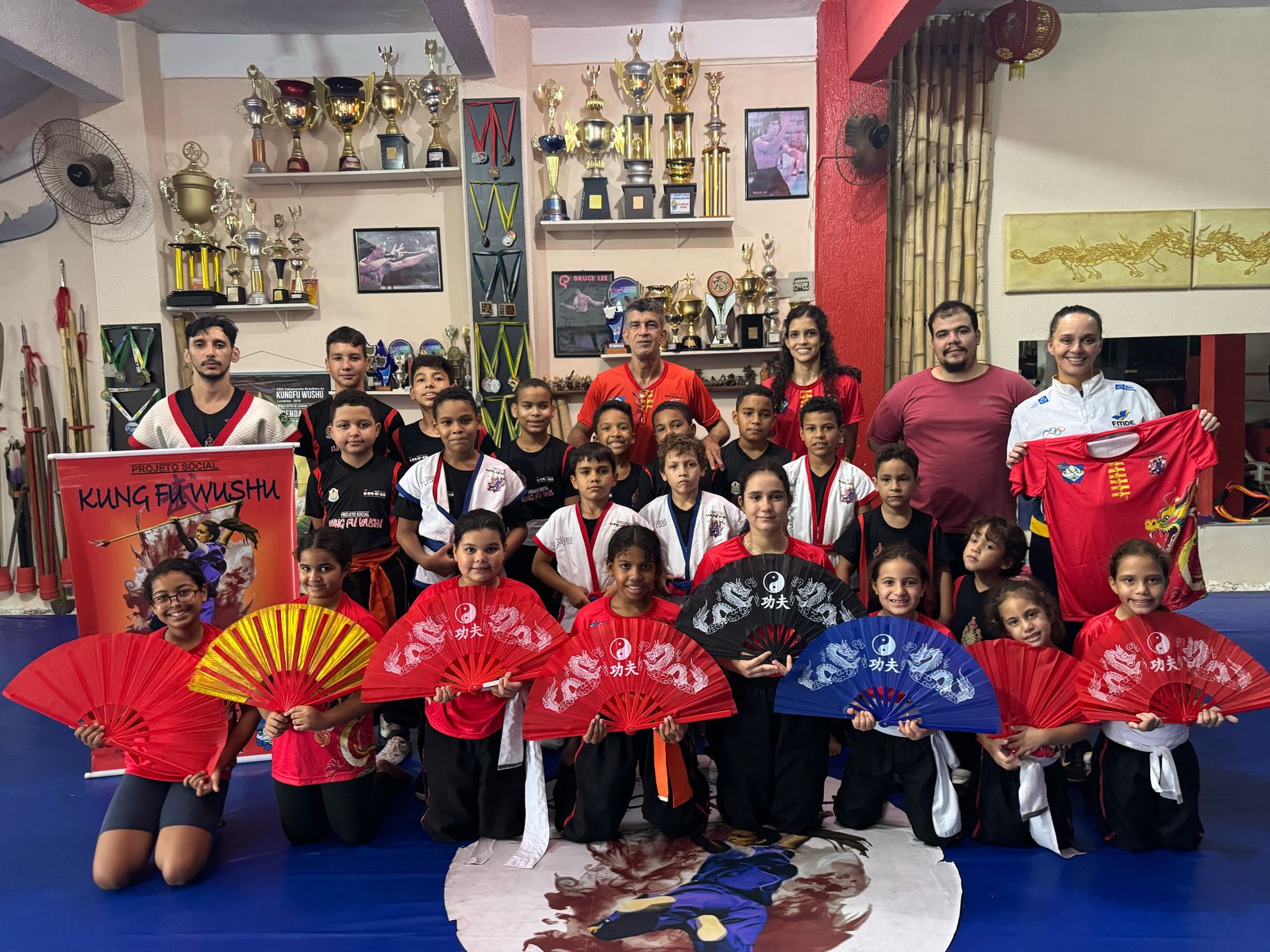 Federação de Kung Fu Wushu ganha apoio com novos equipamentos e uniformes personalizados