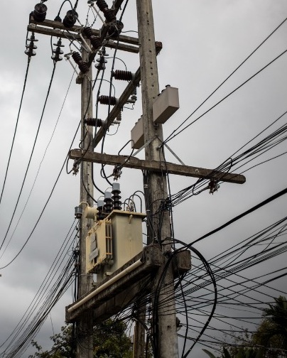 Ministério Público aciona Energisa para retirada de fios inúteis de postes em Sorriso