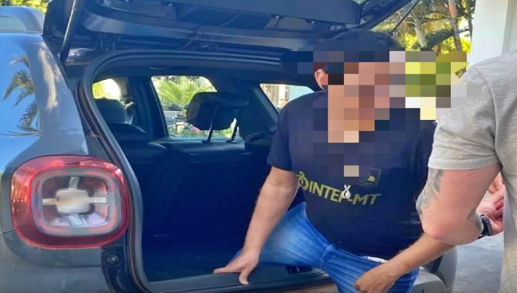 Professor é exonerado após envolvimento com facção criminosa e aliciamento de alunos