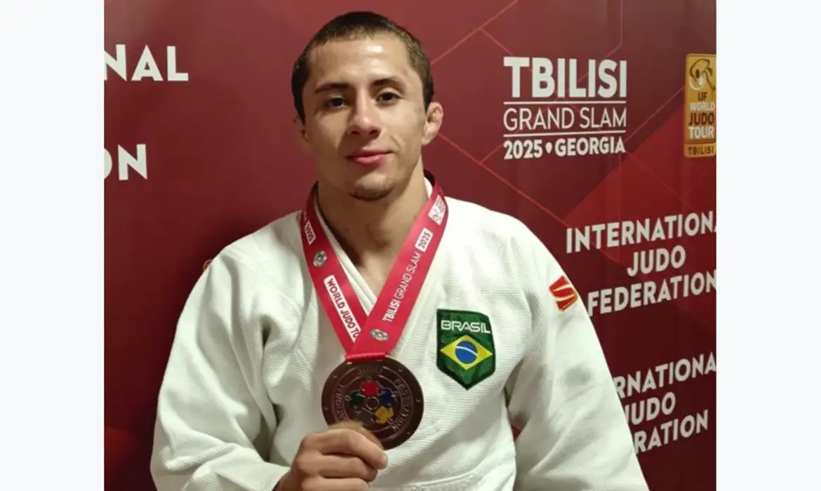 Michel Augusto garante prata no 1º dia do Grand Slam de Tbilisi