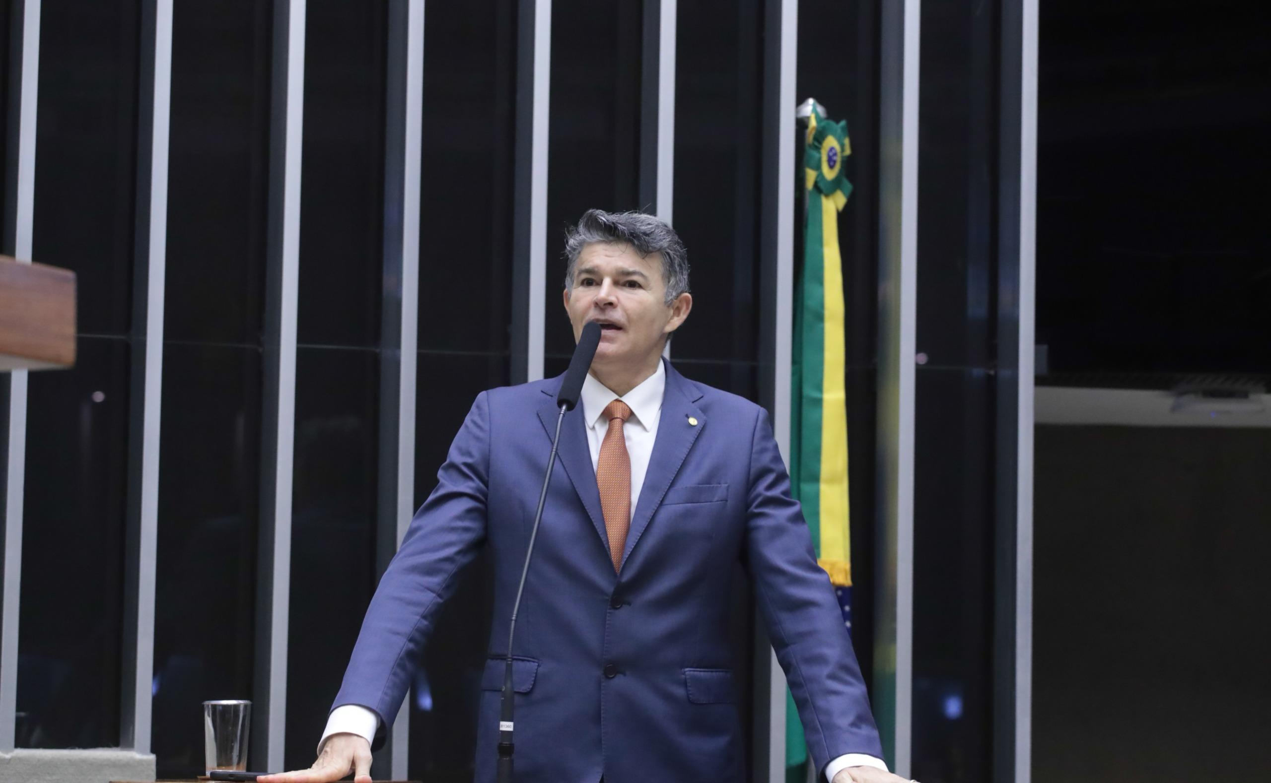 Medeiros pede asilo nos EUA para condenadas do 8 de janeiro, criticando perseguição do STF