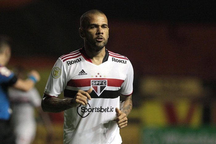 Daniel Alves é absolvido por tribunal espanhol em caso de agressão sexual