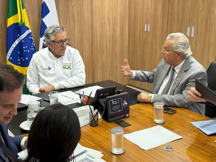 Ministro da Saúde garante apoio a implantação de curso de medicina em  Sinop