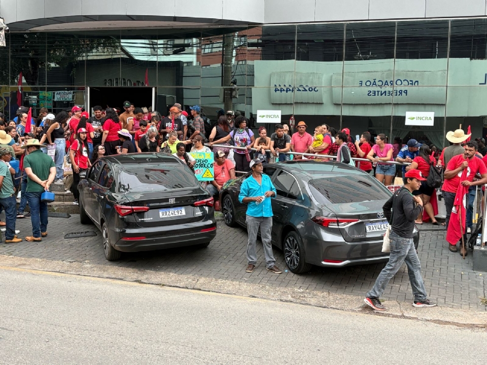  MST e CPT ocupam sede do Incra em Cuiabá e exigem avanço na reforma agrária