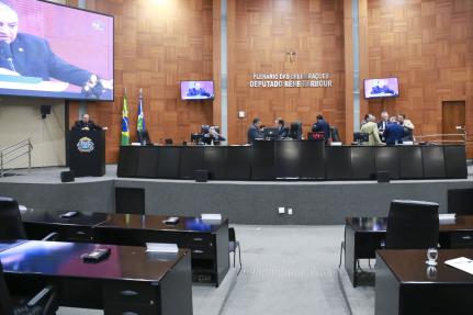 Assembleia derruba veto e libera mercadinhos em presídios de MT