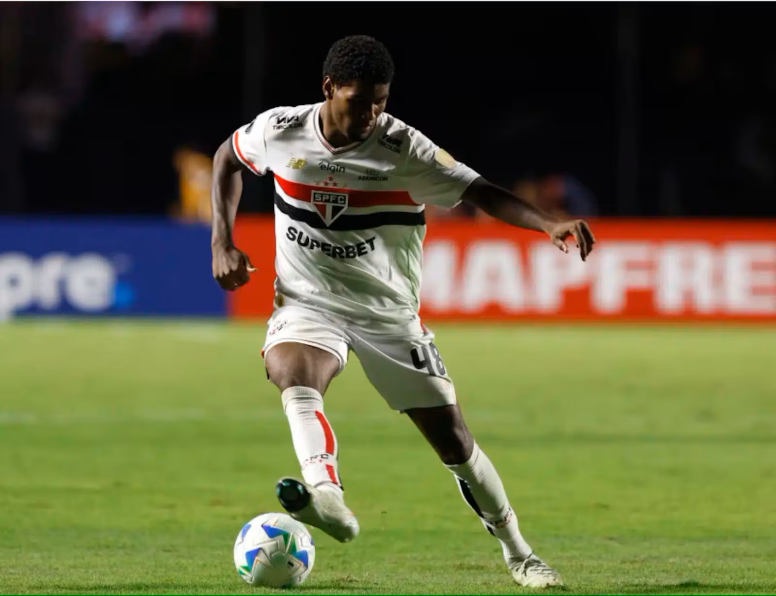 Novo titular do São Paulo, Lucas Ferreira tem multa rescisória baixa no Brasileirão