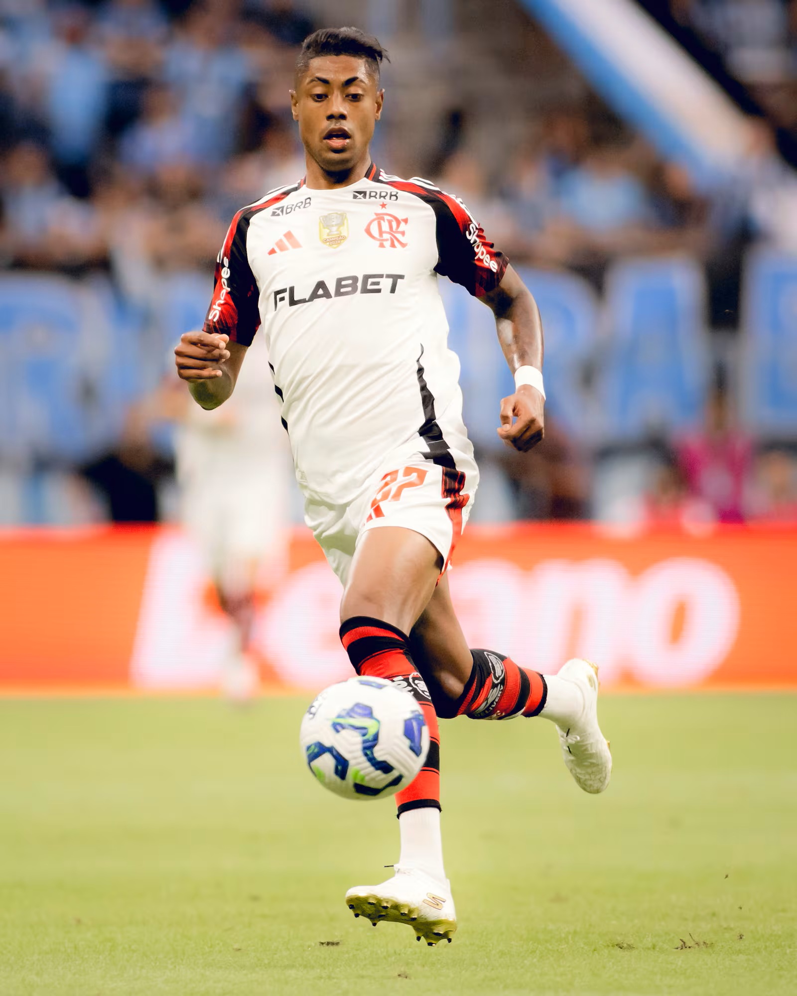 Bruno Henrique, do Flamengo, é indiciado pela PF por suspeita de forçar cartão e beneficiar apostas