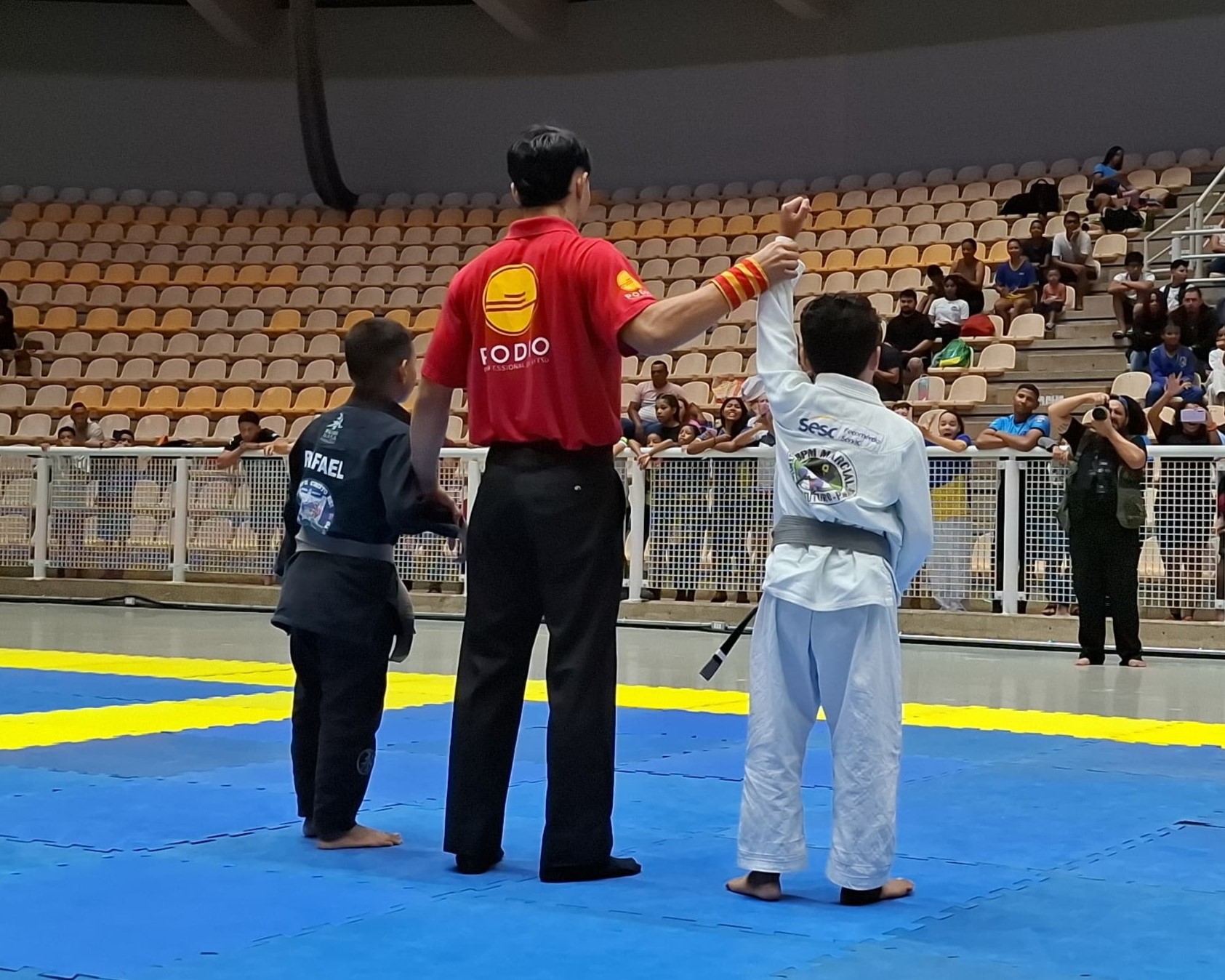 Atletas do projeto ‘Lutando pelo Futuro’, parceria entre o Sesc-MT e a PM, conquistam medalhas em campeonatos 