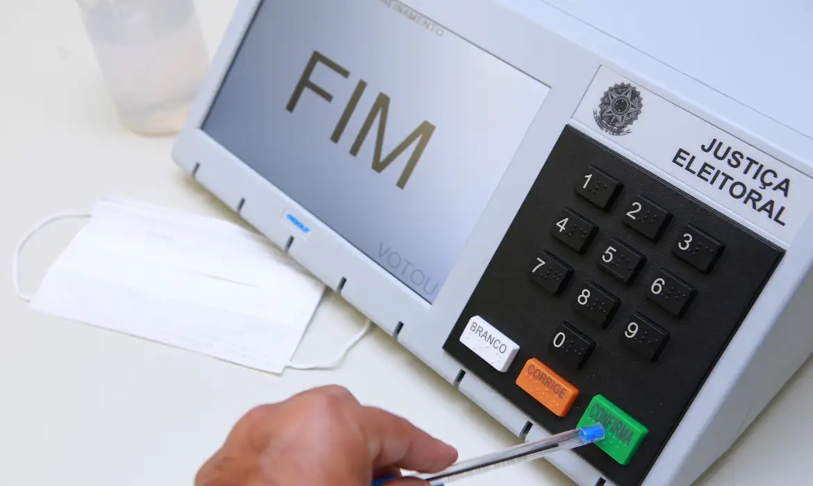 TRE-MT avisa que 108.902 eleitores mato-grossenses podem ter seus títulos cancelados