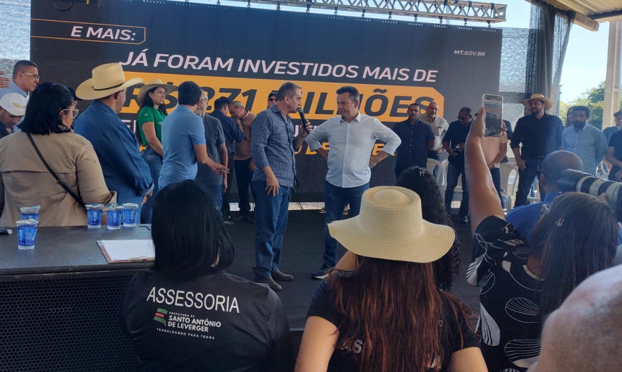 Wilson Santos comemora entrega de 57 km de asfalto que vai beneficiar 17 comunidades rurais em Leverger, inclusive a Agrovila das Palmeiras