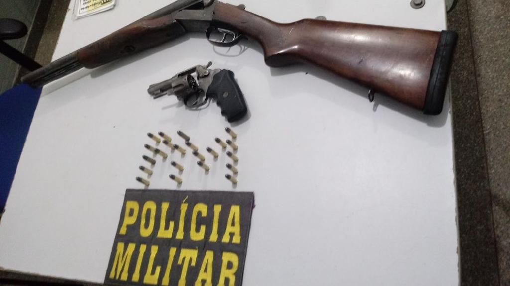  Homem preso por violência doméstica tinha duas armas em casa