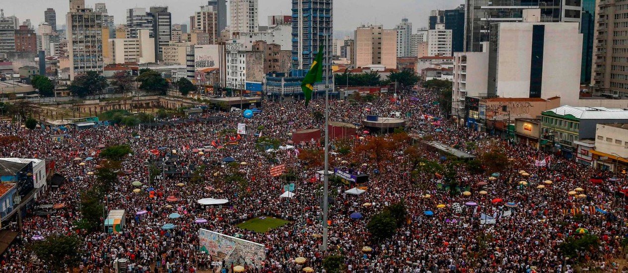 É VERDADEIRA: Foto de ato contra Jair Bolsonaro no Largo da Batata não foi manipulada, informa Estadão