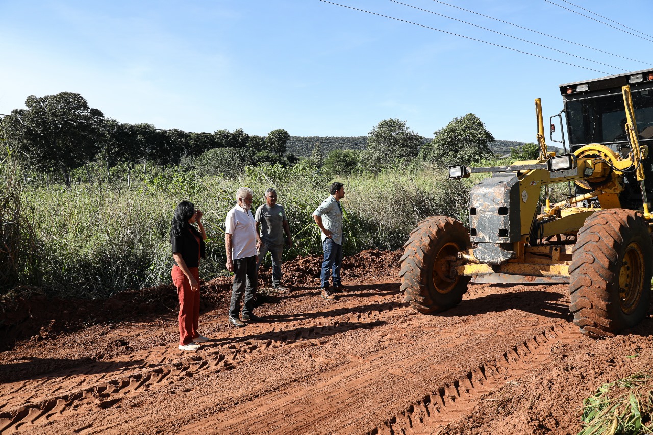 Prefeitura de Cáceres recupera estradas nas comunidades do Facão e Cinturão Verde