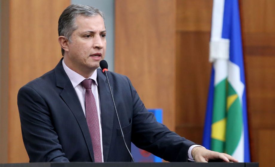 ALMT aprova projeto que suspende cobrança de pedágio em caso de filas acima de 400 metros ou 15 minutos de espera