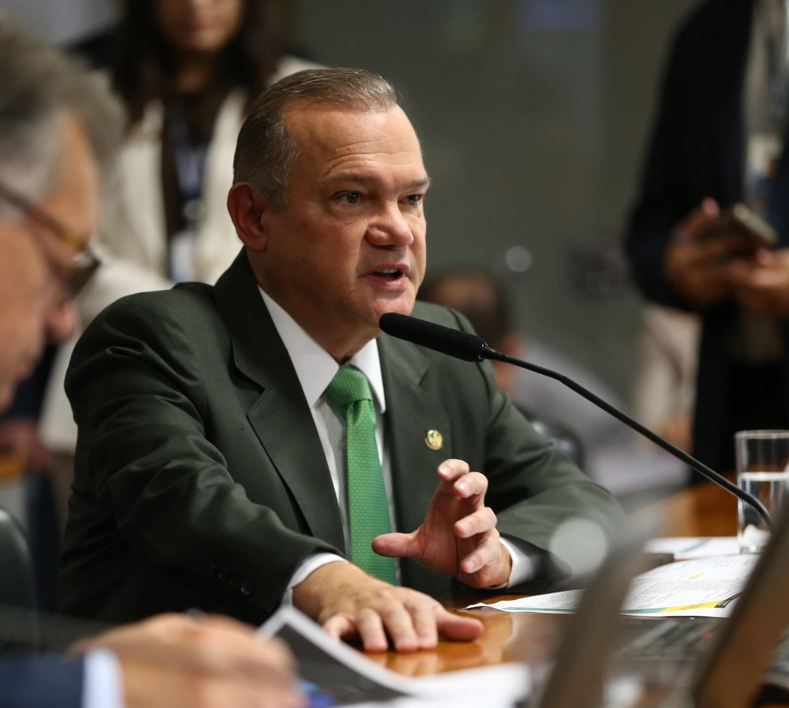Senador de Mato Grosso é contra o IOF e faz alerta para risco fiscal do governo federal