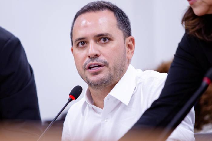  Diego Guimarães disse que o prefeito Roberto Dorner deu um cala boca nos adversários