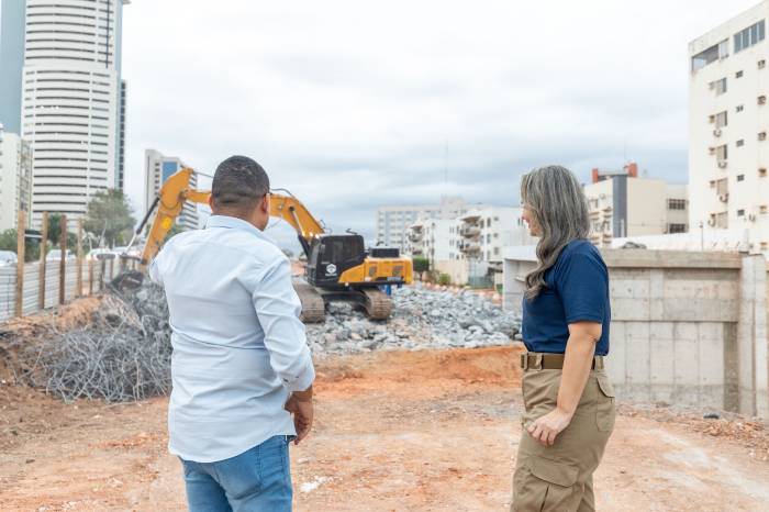 Vice-prefeita Vânia Rosa acompanha interdições e orienta motoristas em pontos críticos de Cuiabá