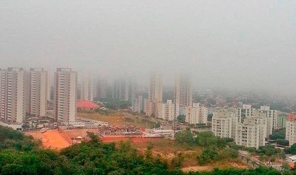 Frio chega na madrugada com garoa e queda brusca de temperatura