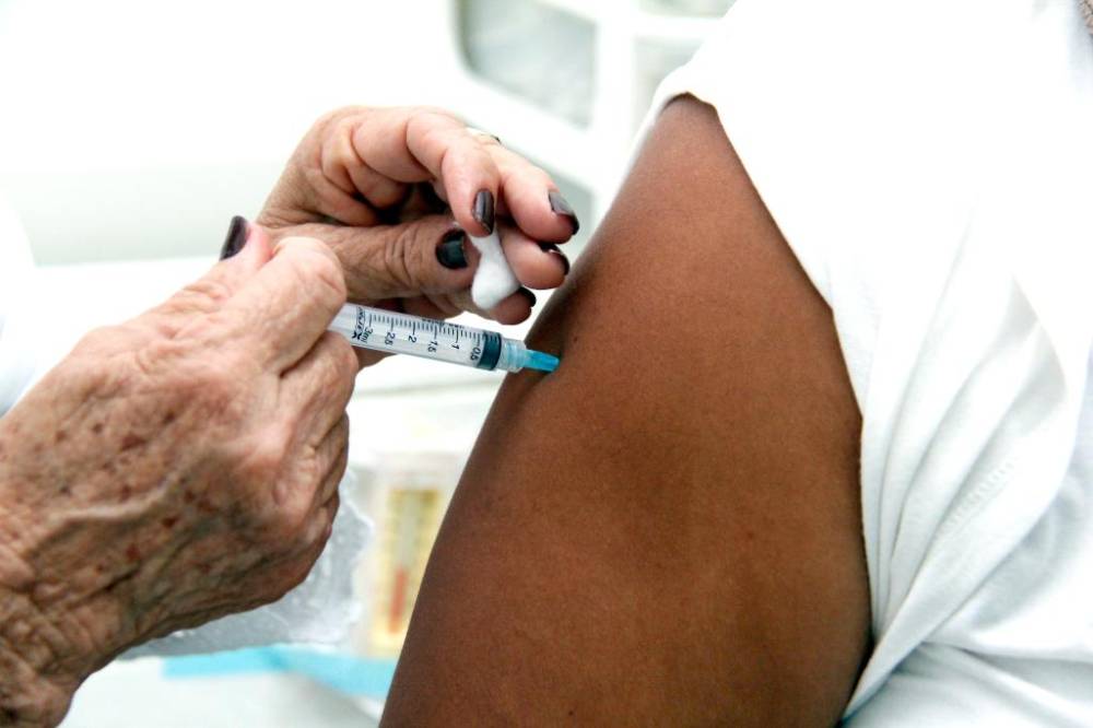 Mato Grosso começa a vacinar toda a população contra a gripe a partir de 1º de julho